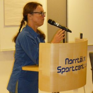 Gruppledare Catarina Wahlgren presenterar (V)årt förslag till Kommunal budget för Norrtälje kommun 2017 - 2019